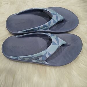 OOFOS OOriginal Geometric Blue Flip Flops